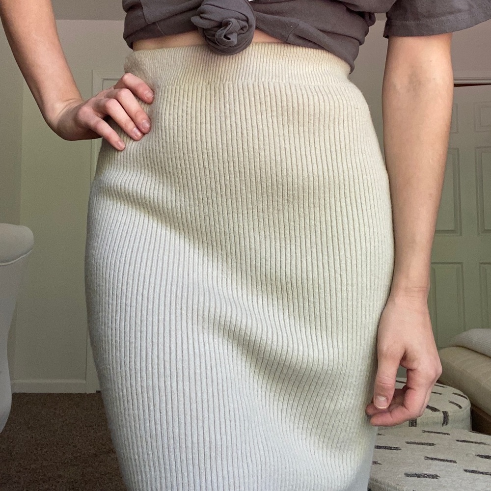 Women’s Size Small Ribbed Sweater Skirt
